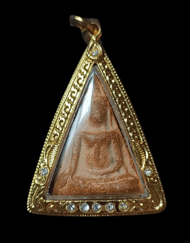 พระนางพญา พิมพ์เข่าโค้ง วัดนางพญา กรุพิษณุโลก