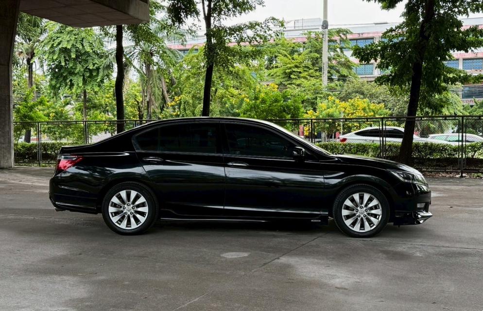Honda Accord 2.0 EL Navi G9 ปี 2014