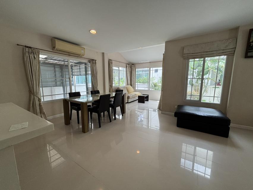 ให้เช่า บ้านเดี่ยว มัณฑนา พระราม 9–ศรีนครินทร์ 66 ตร.ว. 300 ตร.ม. 3 นอน 3 น้ำ 2 ชั้น จอดรถได้ 2 คัน เฟอร์นิเจอร์ครบ 6