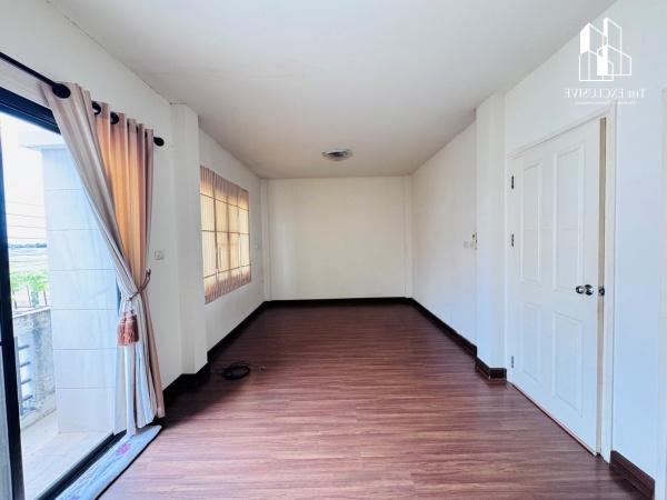 ทาวน์เฮ้าส์ใน หมู่บ้านทิพย์พิมาน 10