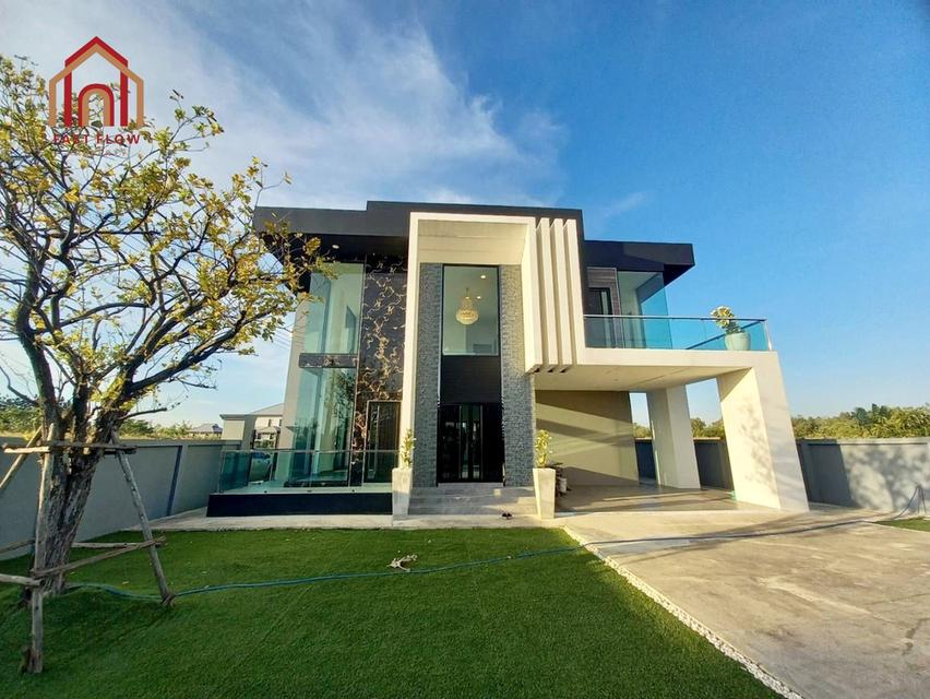 ขาย บ้านเดี่ยว ใกล้เซ็นทรัลนครปฐม ติดถนนสาธารณะ 2 ด้าน บ้านเลขที่สวย พร้อมอยู่ ไม่เคยพักอาศัย วัสดุอย่างดี ถนนยิงเป้าใต้ ซอยตรงข้าม สวนราชพฤกษ์เอราวัณ 1