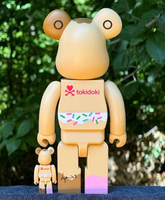 Bearbrick Tokidoki 400% ของใหม่ มีลายเซ็นเจ้าของ