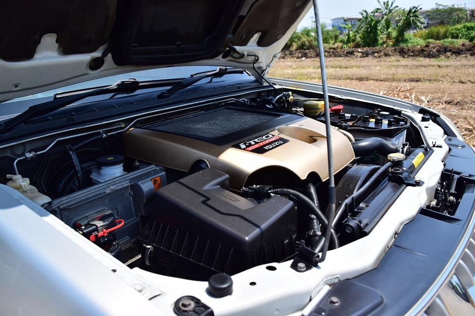 ขายรถครอบครัว ISUZU MU7 primo ตัวท็อป ปี2008 พร้อมใช้งานเกียร์ออโต้ 3.0VGS TURBO เบาะหนังแท้ 3ตอนแอร์หลังคา จอทัสกรีน จอกลางเครื่องนิ่มๆ โทร0957401229 รูปที่ 4