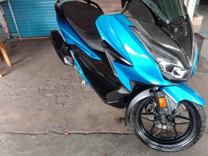 Yamaha Xmax 300 ccสีฟ้า
