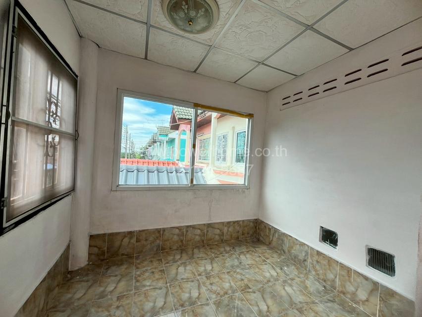 หมู่บ้านขจีนุช ลาดหลุมแก้ว ถนนราชพฤกษ์ ต.คลองพระอุดม อ.ลาดหลุมแก้ว จ.ปทุมธานี 17