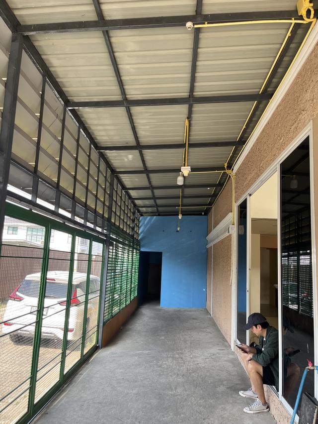 อาคารพาณิชย์ ทำเลโคตรดี ห้องมุม 4ชั้นครึ่ง 36 ตรว. 4 ห้องนอน 4ห้องน่ำ1ชั้นลอย พร้อมพื้นที่ว่างด้านข้าง 4