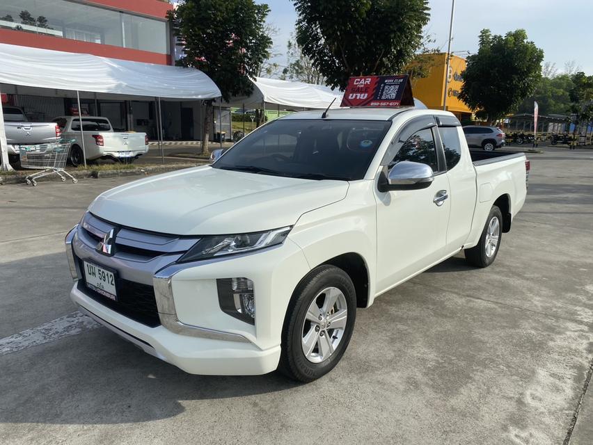 Mitsubishi triton สีขาว ปี 2021 2