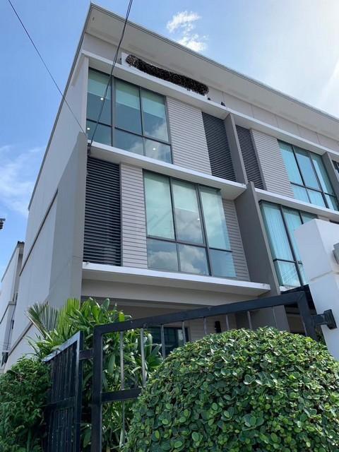 ให้เช่าโฮมออฟฟิศ 3 ชั้น 161 ตรม. 3 ห้องนอน พาทิโอ ลาดกระบัง - มอเตอร์เวย์ (อยู่ซอยแรกหน้าโครงการ) ตกแต่งพร้อมใช้งาน 2