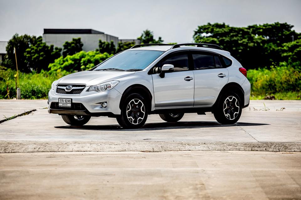 Subaru Xv 2.0 AWD สีเทา ปี 2013  9