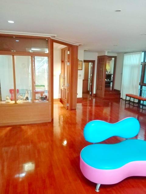 บ้านหรูวัสดุพรีเมียม ให้เช่าบ้านเดี่ยว 2ชั้นหลังใหญ่ เต็มพื้นที่ 580ตร.ม 145ตร.วา เดอะเซอร์เคิล ราชพฤกษ์ 2.1กม ราชพฤกษ์ 8