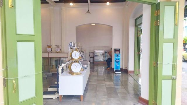 ย่านเยาวราช แหล่งธุรกิจ ไชน่าทาวน์ เยาวราช 700 ม.ให้เช่าอาคารพาณิชย์ 2 ชั้น (เฉพาะด้านล่าง) คนพลุกพล่าน เดินทางสะดวก รพ. 2