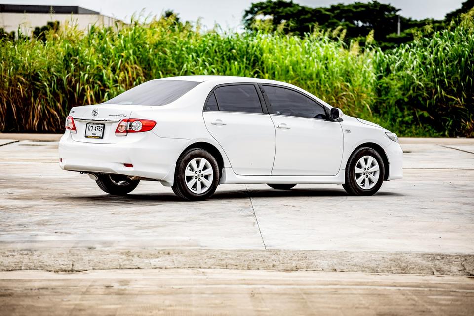 Toyota Altis 1.6E ปี 2012 สีขาว สวยสภาพดี 5