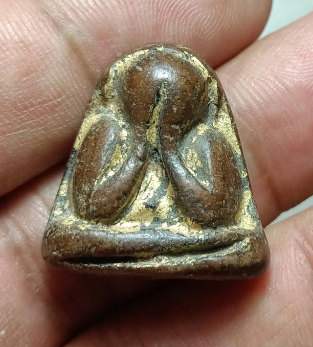 พระปิดตาพิมพ์หลังแบบหลวงพ่อแก้ววัดสุวรรณ