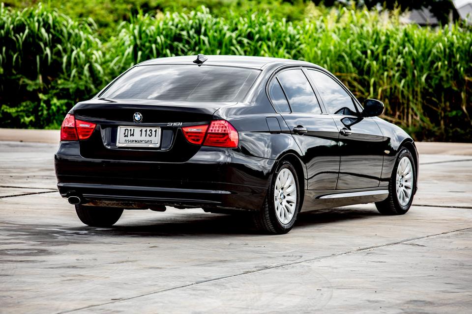 Bmw 318i ปี 2010 สีดำ มือเดียวป้ายแดง