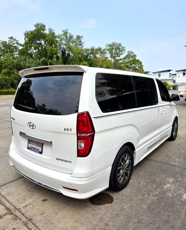 Hyundai H1 2.5 ดีเซล Impressive สีขาว ปี 2021 ไมล์ 90,000 กม.  4