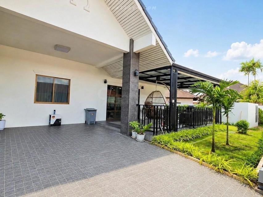 For Rent — Large Single House at Pattaya Land and House, Noen Phlap WanLarge house for rent at Pattaya Land and House, Noen Phlap Wan area. Spacious 3