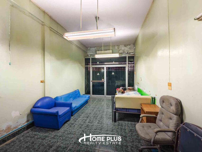 🏢 ขายด่วนอาคารพาณิชย์ 3 ชั้น 2 คูหา ทำเลทองใจกลางสาทร–สีลม 2