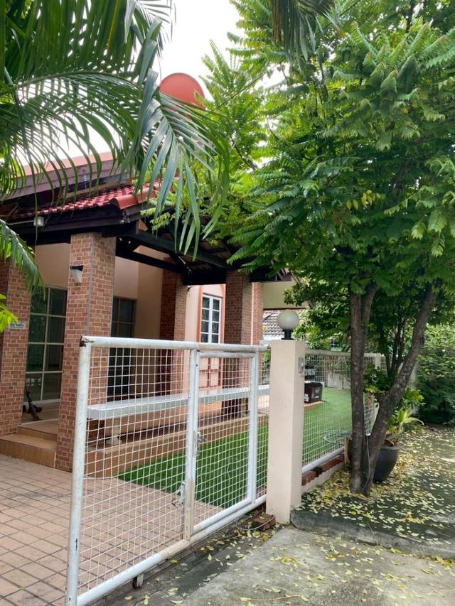 ขายบ้านเดี่ยว ชั้นเดียว หมู่บ้านกฤษดานครแจ้งวัฒนะ ทำเลดี ใกล้รถไฟฟ้าสายสีชมพู 2