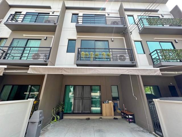 P699 ให้เช่า ขาย ทาวน์โฮม 3 ชั้น โครงการ บ้านกลางเมือง พหลฯ-รามอินทรา  Baan Klang Muang Phahol-Ramintra ตกแต่งพร้อมอยู่ เหมาะพักอาศัย 1