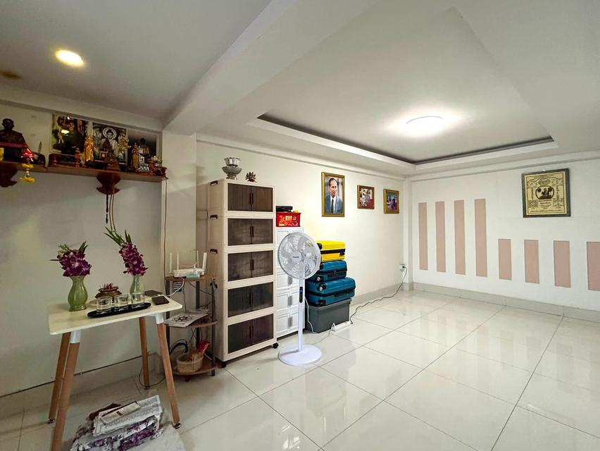 ขายด่วน!! อาคารพาณิชย์ 3.5 ชั้น หมู่บ้านเศรษฐกิจ บางแค ใกล้ รร.อัสสัมชัญธนบุรี เดอะมอลล์บางแค และ MRT สถานีหลักสอง 2