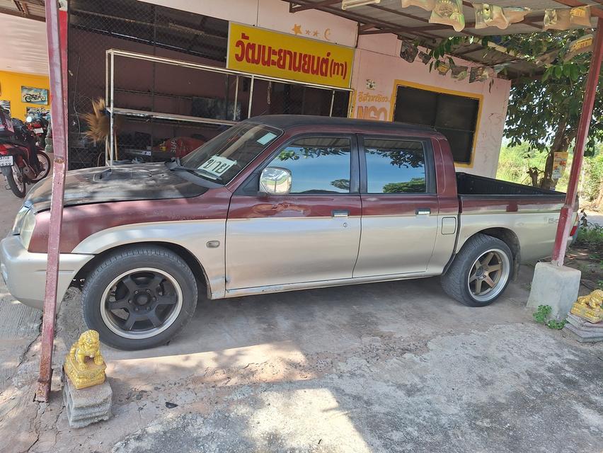 mitsubishi strada 4 ประตู