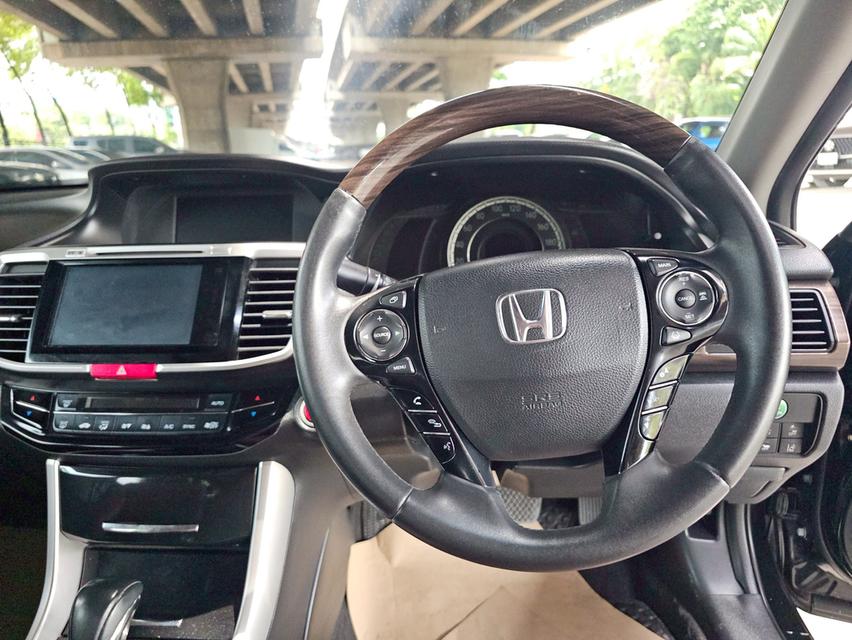 Honda Accord 2.0 Hybrid Tech Sunroof 18