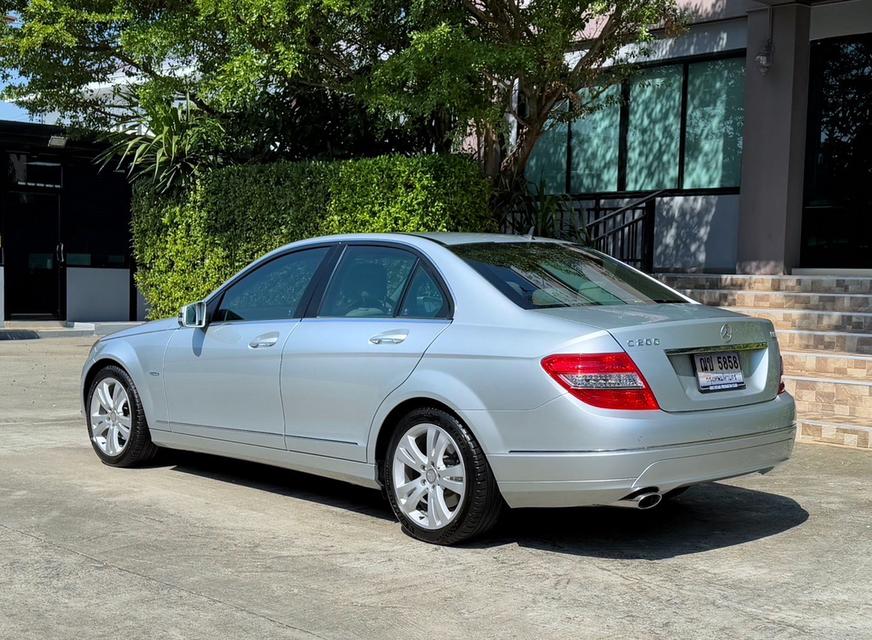 2011 BENZ C CLASS C200 CGI รถมือเดียวออกป้ายแดง รถวิ่งน้อย ประวัติศูนย์ครบ ไม่เคยมีอุบัติเหตุครับ 6