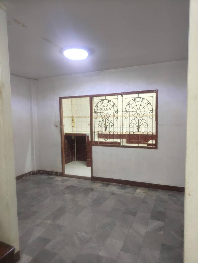 ทาวน์เฮ้าส์ หมู่บ้านเมืองทรัพย์ธานี ใกล้ซาฟารีเวิล์ด 4