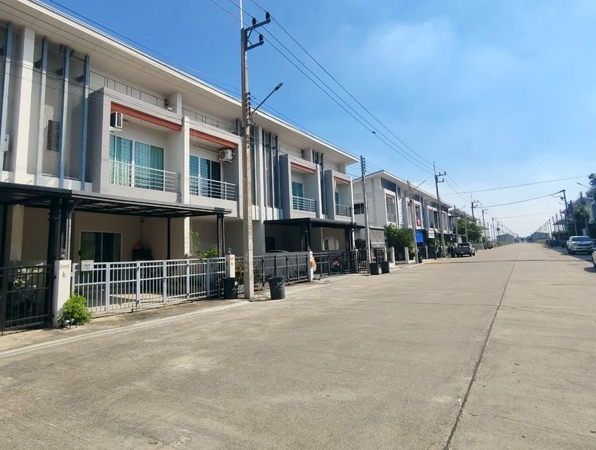 หมู่บ้านไนน์ คาแนล รังสิต-คลอง 8 ถนนรังสิต-นครนายก ต.ลำผักกูด อ.ธัญบุรี จ.ปทุมธานี 3