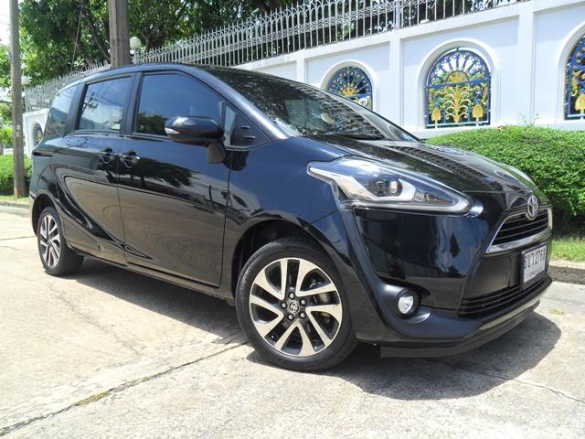 Toyota Sienta 1.5V ปี 3016 