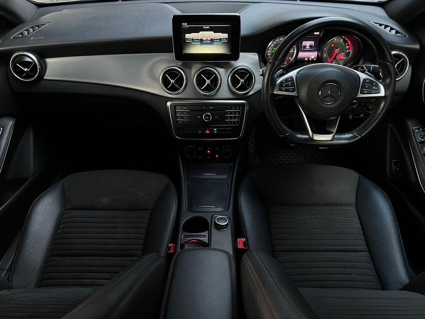 Mercedes-Benz CLA250 2.0 AMG Sport Coupe 8