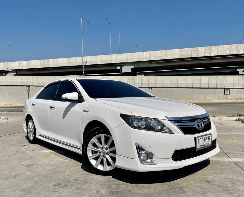 รูป #Toyota #Camry 2.5 ไฮบริด HV DVD ปี 2013 สีขาวมุก 1
