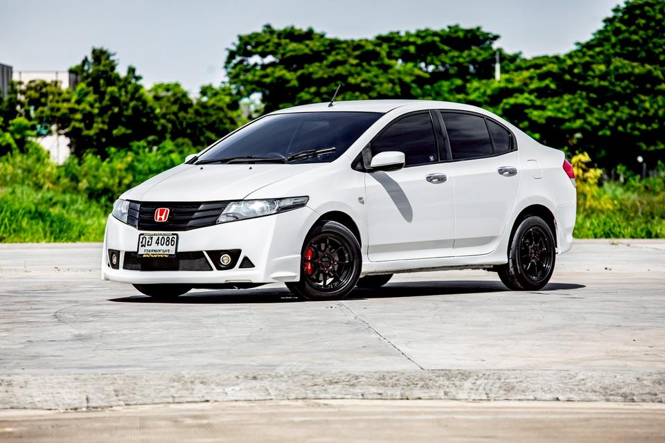 Honda City 1.5V ปี 2010 สีขาว สวยสภาพดี