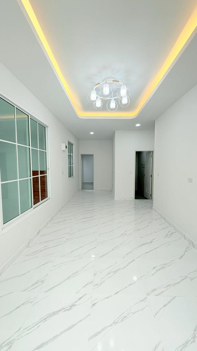 ชายบ้าน หมู่บ้านปิ่นฤทัย ซ.25 4