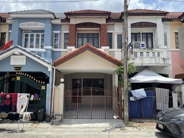 ขายทาวน์เฮ้าส์ หมู่บ้านบุศรินทร์1 คลอง2 รังสิต (แลนด์แอนด์เฮ้าส์) ปทุมธานี