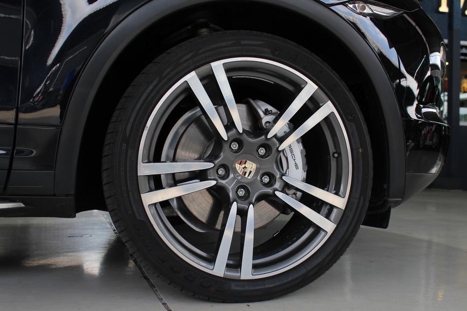 รหัสรถ JRS938 เข้าใหม่สวยจัด กับ Porsche Cayenne Hybrid 2013  9