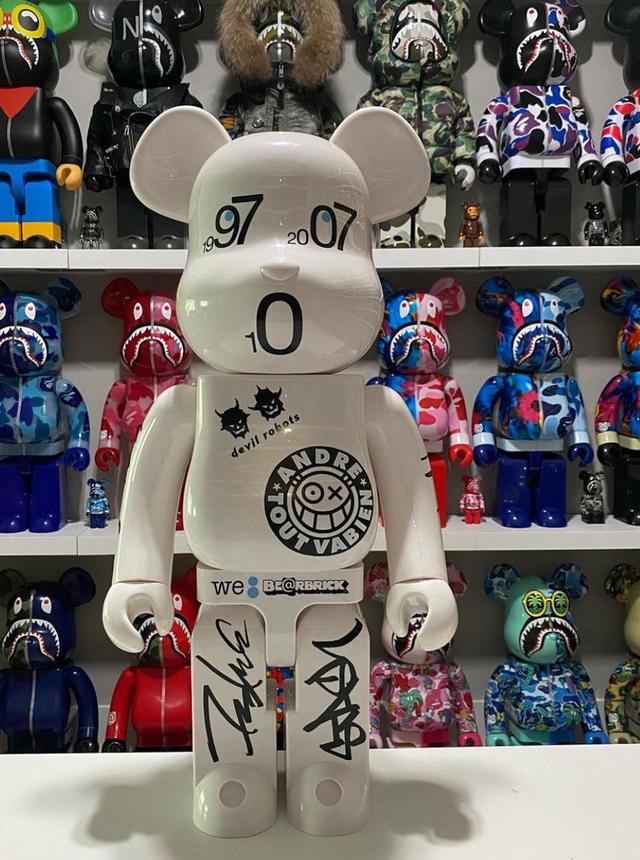 ขาย Bearbrick 1000% Limited Edition