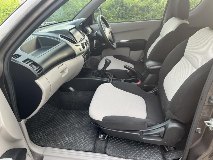 2012 Mitsubishi triton 2.5 mt 9