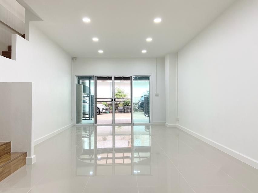 ขาย ทาวน์เฮ้าส์ 2 ชั้น หมู่บ้านร่มโพธิ์ เนื้อที่ 20 ตร.ว. อ.บางบัวทอง จ.นนทบุรี 4