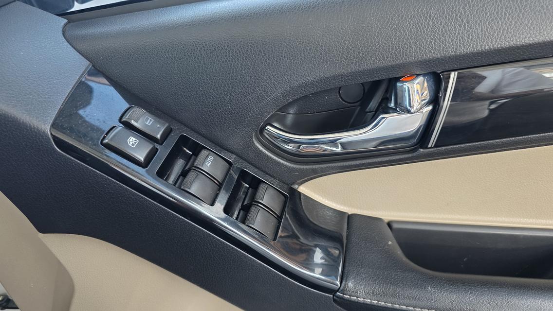 ISUZU D-MAX CAB4 HI-LANDER 1.9 Ddi #Z-prestige A/Tปี19แท้ ขาว เครื่องยนต์ ดีเซลทะเบียน 9กฆ6935กทม เลขใมล์ 127,349 km. รูปที่ 10