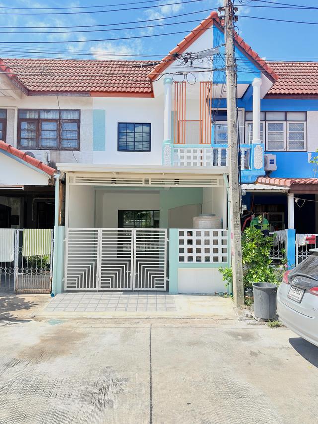 หมู่บ้านเรือนแก้ววิลล่า (เลี้ยวขวาตรงป้อมยาม) โทรสอบถามราคา 1