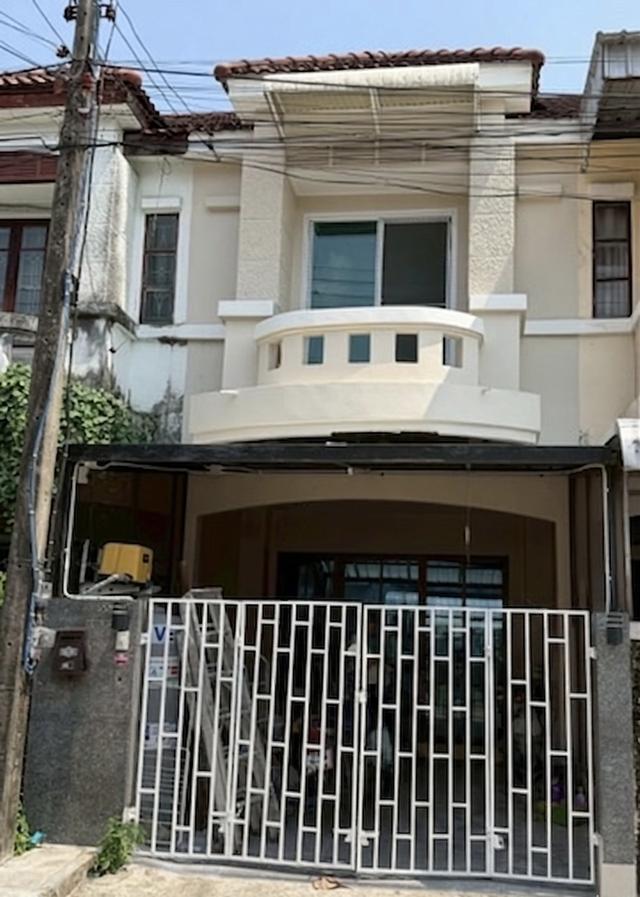 ขายทาวเฮ้าส์ รีโนเวท ทั้งหลัง 13