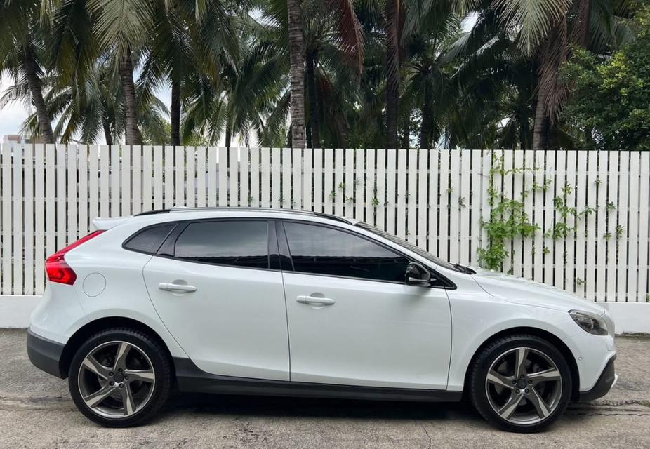 Volvo V40 ปี 2016 4