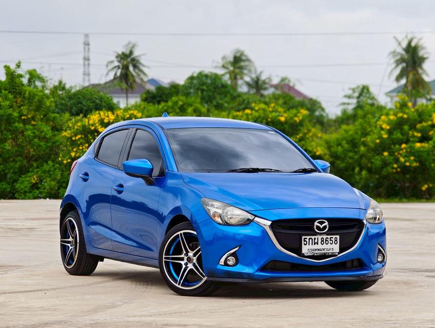 MAZDA 2 SKYACTIVE Hatch 4dr Sports Standard Auto 6sp FWD 1.3i (เบนซิน) ปี 16 สีน้ำเงิน  เกียรออโต้