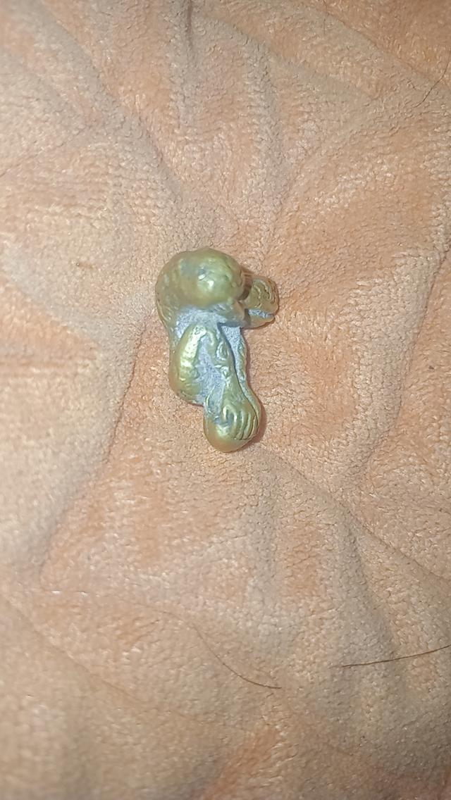 พระปิดตา หลวงพ่อครน เนื้อทองผสมหลังยันยุ้ง 9