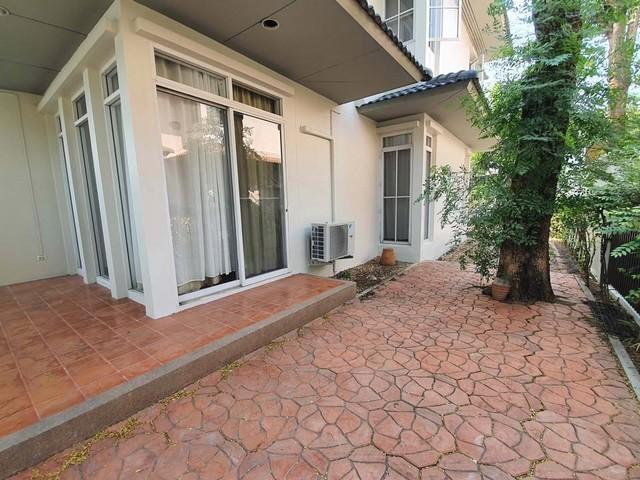 ให้เช่าบ้าน ใกล้โรงเรียนนานาชาติชั้นนำและจุดขึ้น-ลง ทางด่วนเพียง 2 นาที หมู่บ้านบางกอกวิลล่า Bangkok Villa ใกล้ เลียบด่ว 6