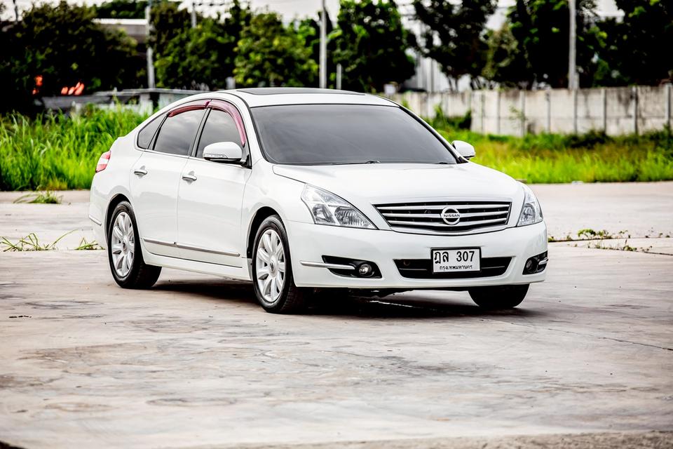Nissan Teana 250XV Sunloof รุ่นท๊อปสุด ภายในดำ ปี 2010 สีขาว