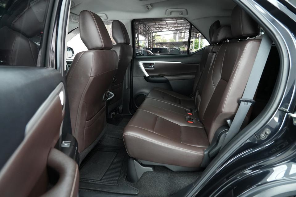 2019 TOYOTA FORTUNER 2.4 V 2WD SUV สีดำ เลขไมล์ 120847 กม. 15