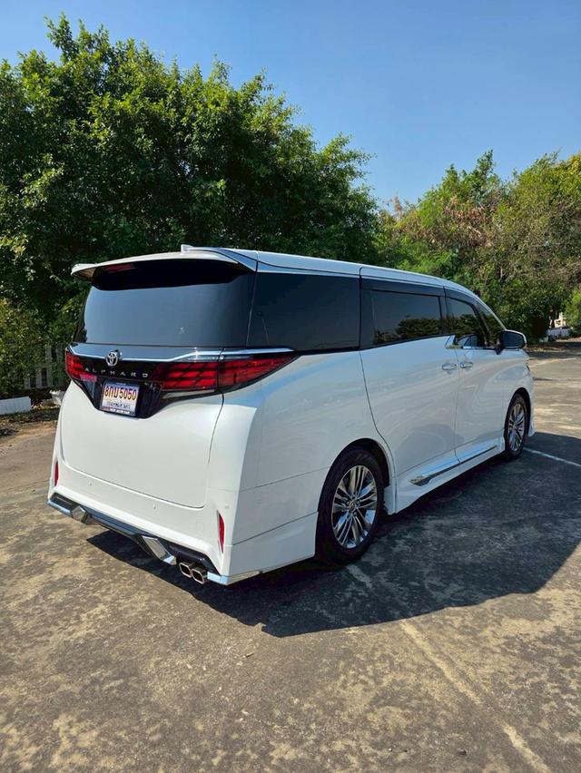 Toyota Alphard 2.5 Z 2WD TOP สีขาว ปี 2025 ไมล์ 30,000 กม.