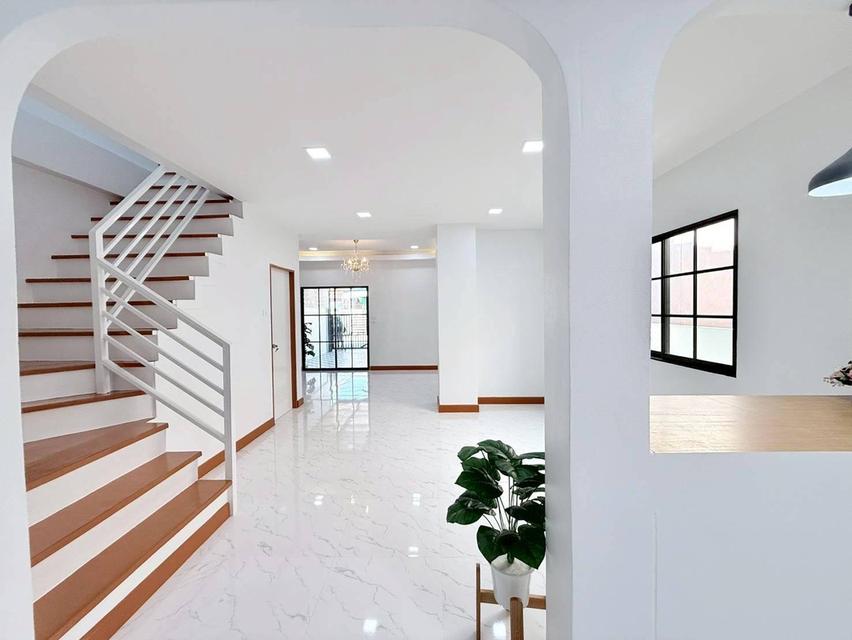 🔥 ฟรีโอน! ได้บ้าน 3 นอน #มีห้องนอนชั้นล่าง อยู่หนองจอกแบบนี้ คุ้มเกินราคา! 6